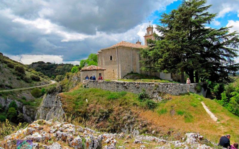 Ermita en el entorno de Las Merindades, Burgos