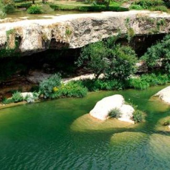Cascadas de Tobalina en el entorno del Albergue turístico en Burgos