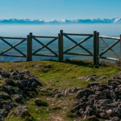 Mirador con vista a un valle en el entorno Las Merindades, Burgos